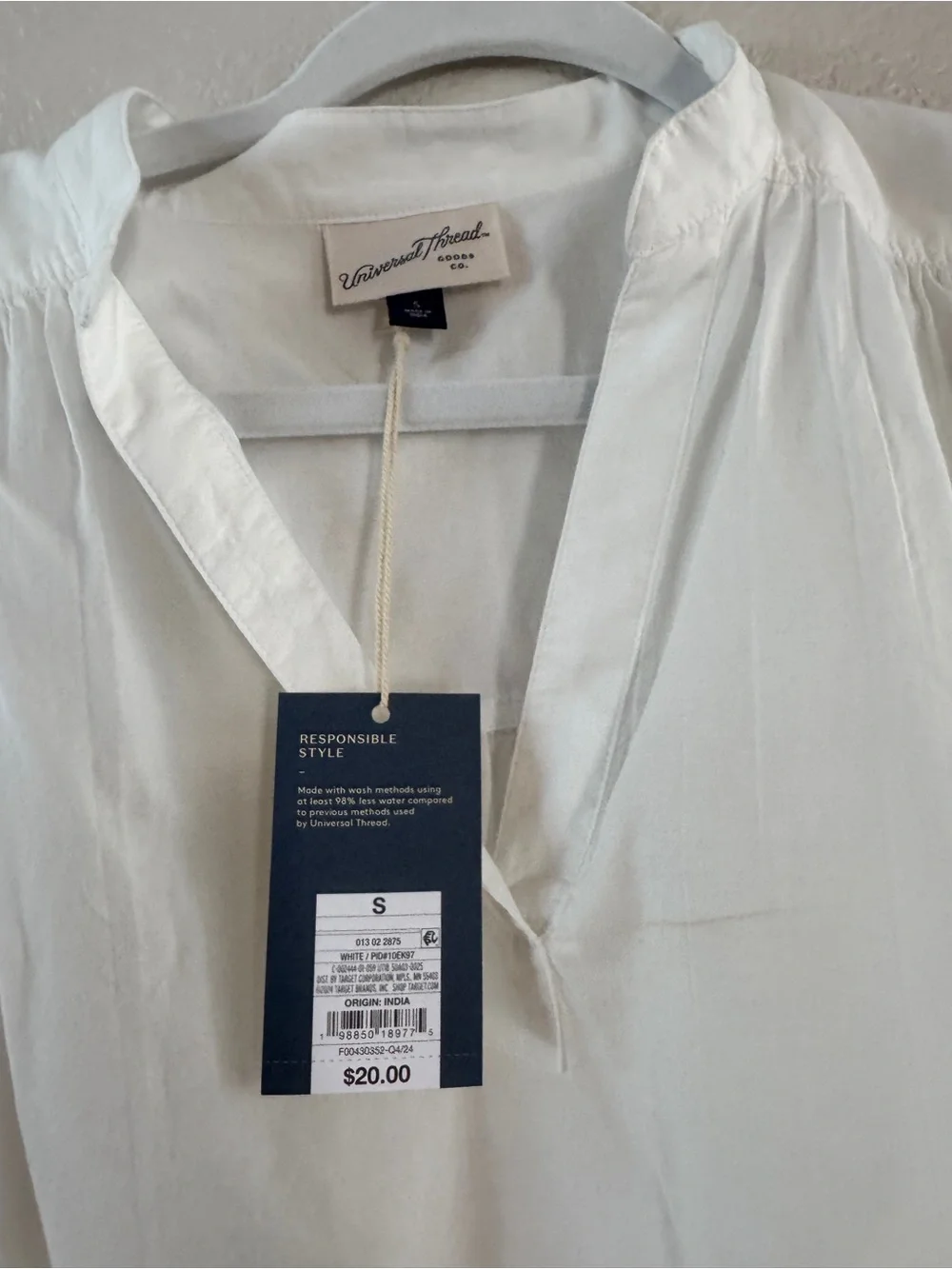 Universal White Relaxed V-Neck Tunic Top - Picture 6 of 6
